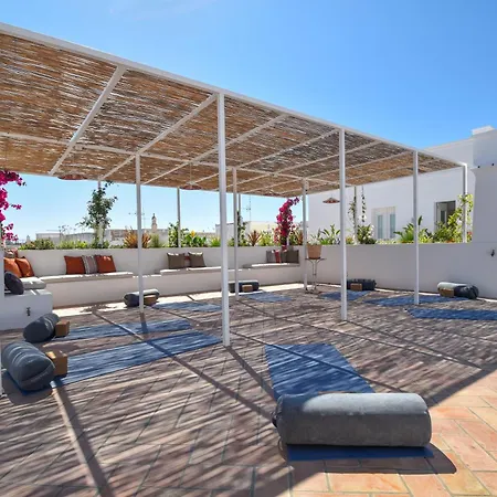 Casa Hotel *
